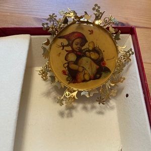 Hummel Chick Girl ornament